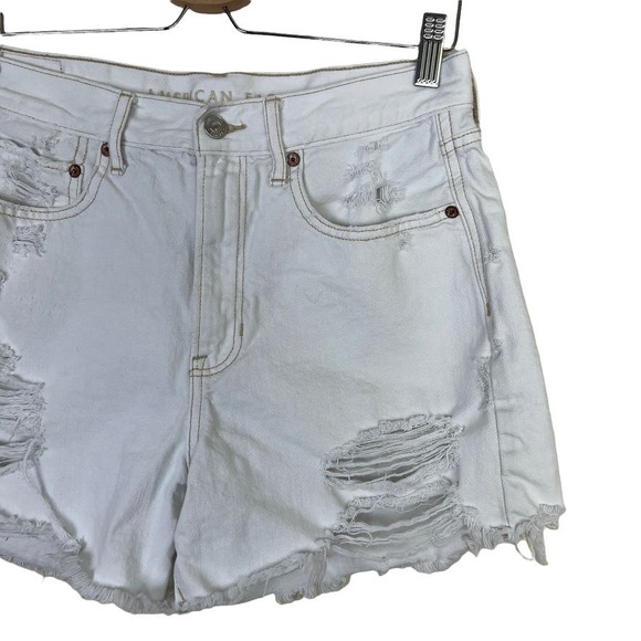 American Eagle Distressed White 90s Boyfriend Shorts Size 8 - Picture 2 of 13